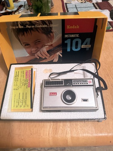 Kodak instamatic 104 silver - kodak,